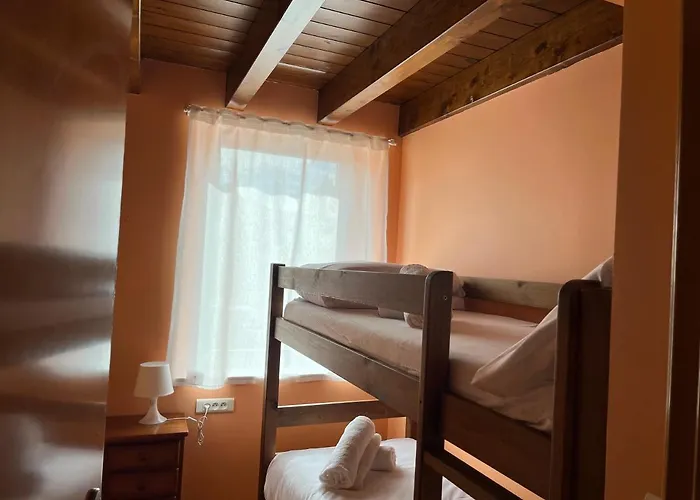 Casa De Poble Acollidora,Amb Llar De Foc,
