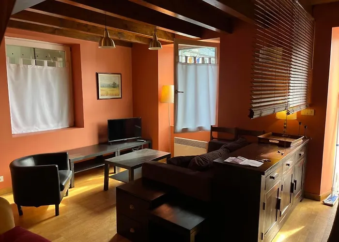 Casa De Poble Acollidora,Amb Llar De Foc,